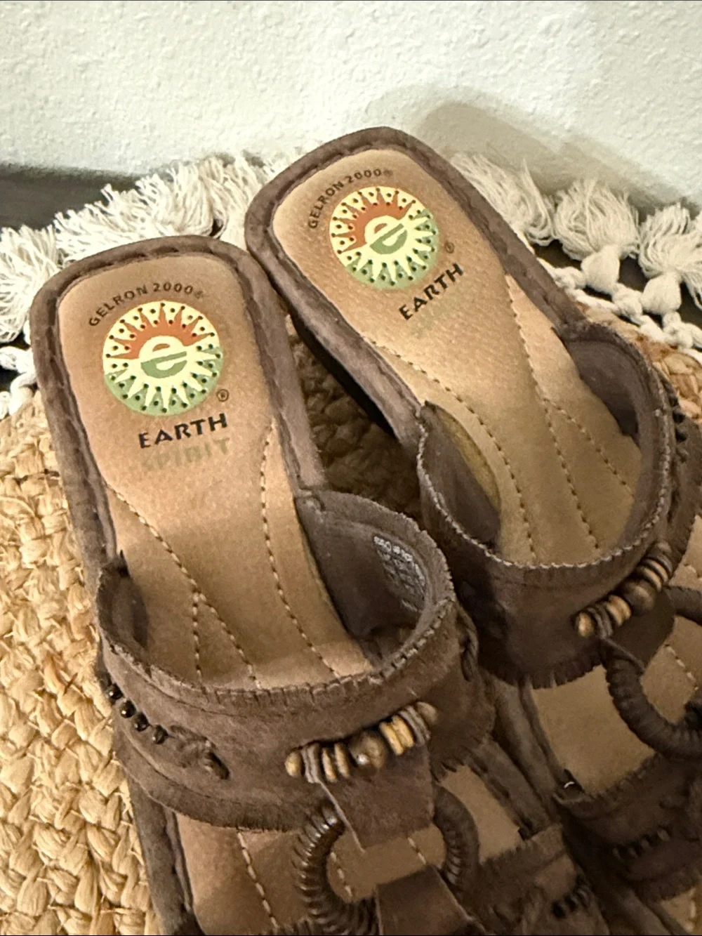 Earth Spirit Magnolia Brown Leather Beaded Wedge Sandals Shoes Womens 7.5